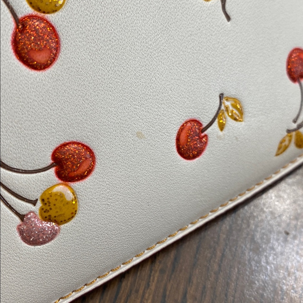 Coach cherry print clutch - Picture 10 of 11